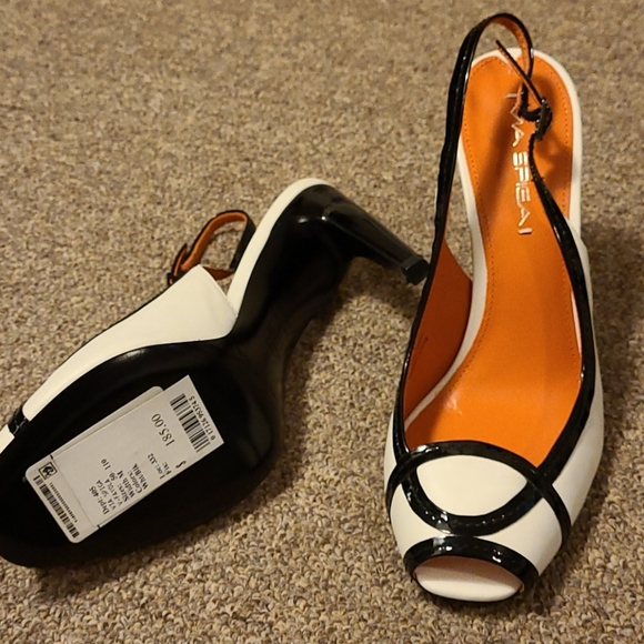 Shoes - Picture 2 of 4